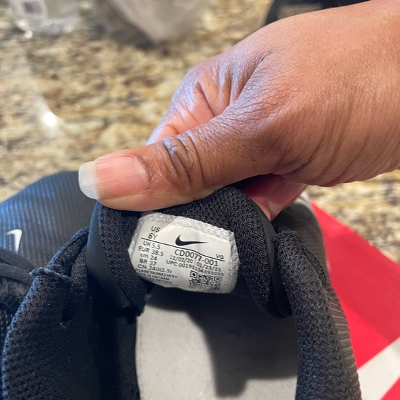 Nike Youth Vapor Edge Shark Cleats - Size 6Y - Picture 4 of 4